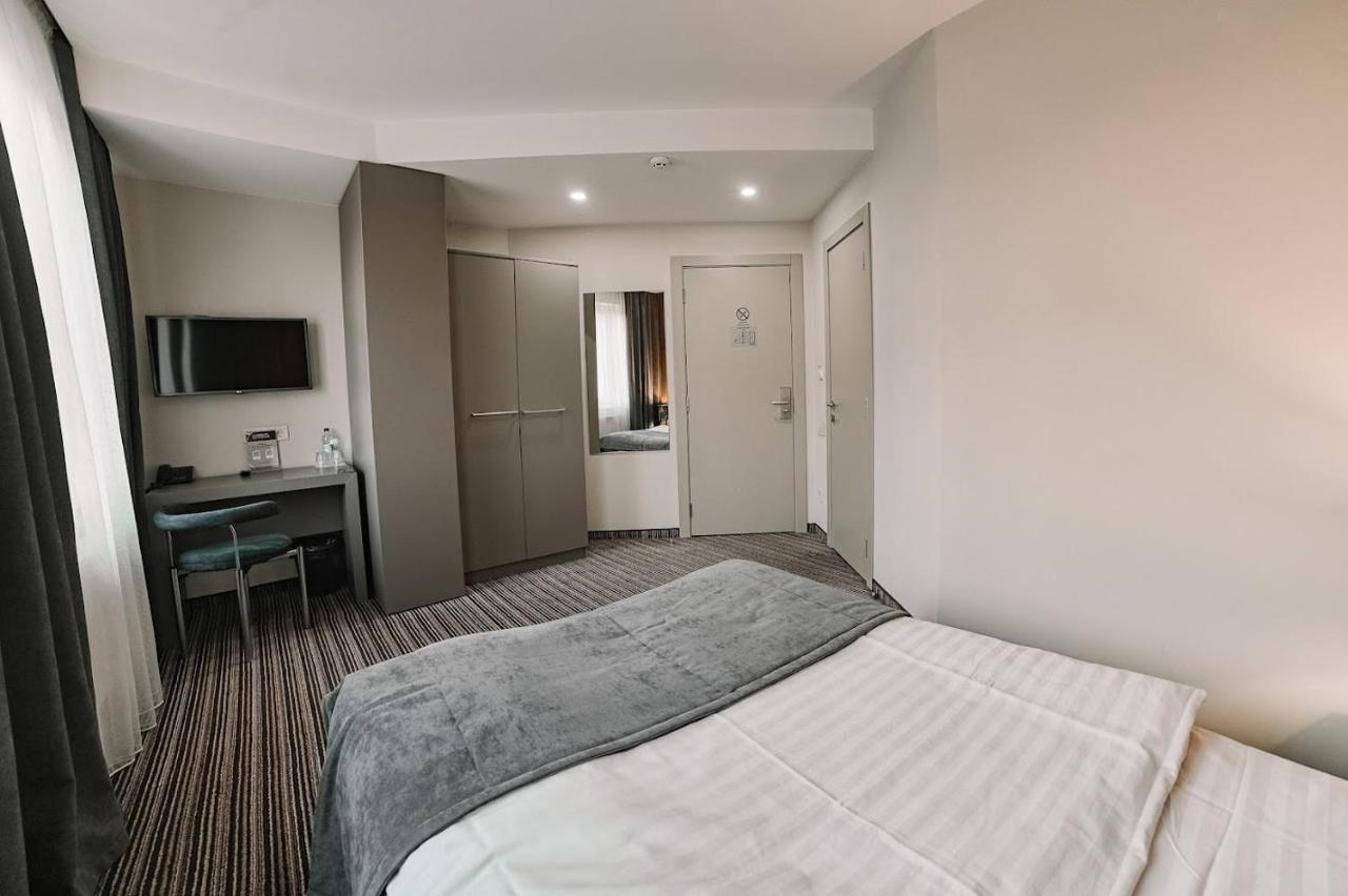 Boutique Hotel Central 리우네 외부 사진