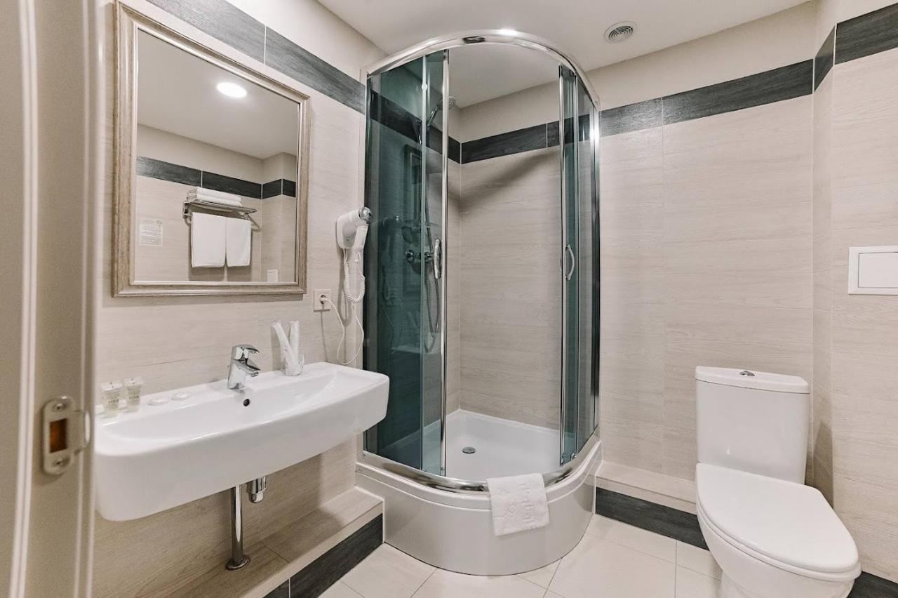 Boutique Hotel Central 리우네 외부 사진