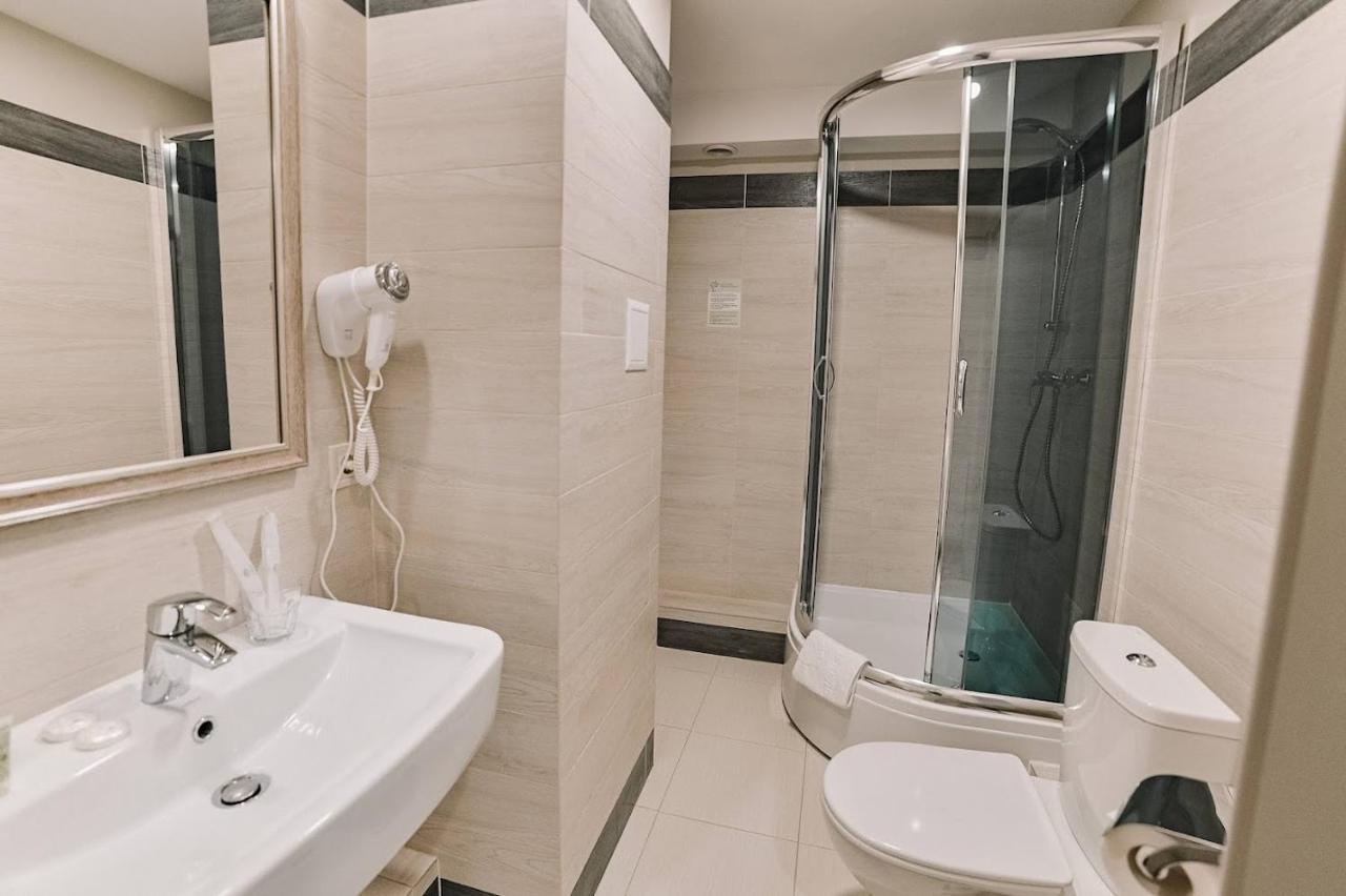 Boutique Hotel Central 리우네 외부 사진