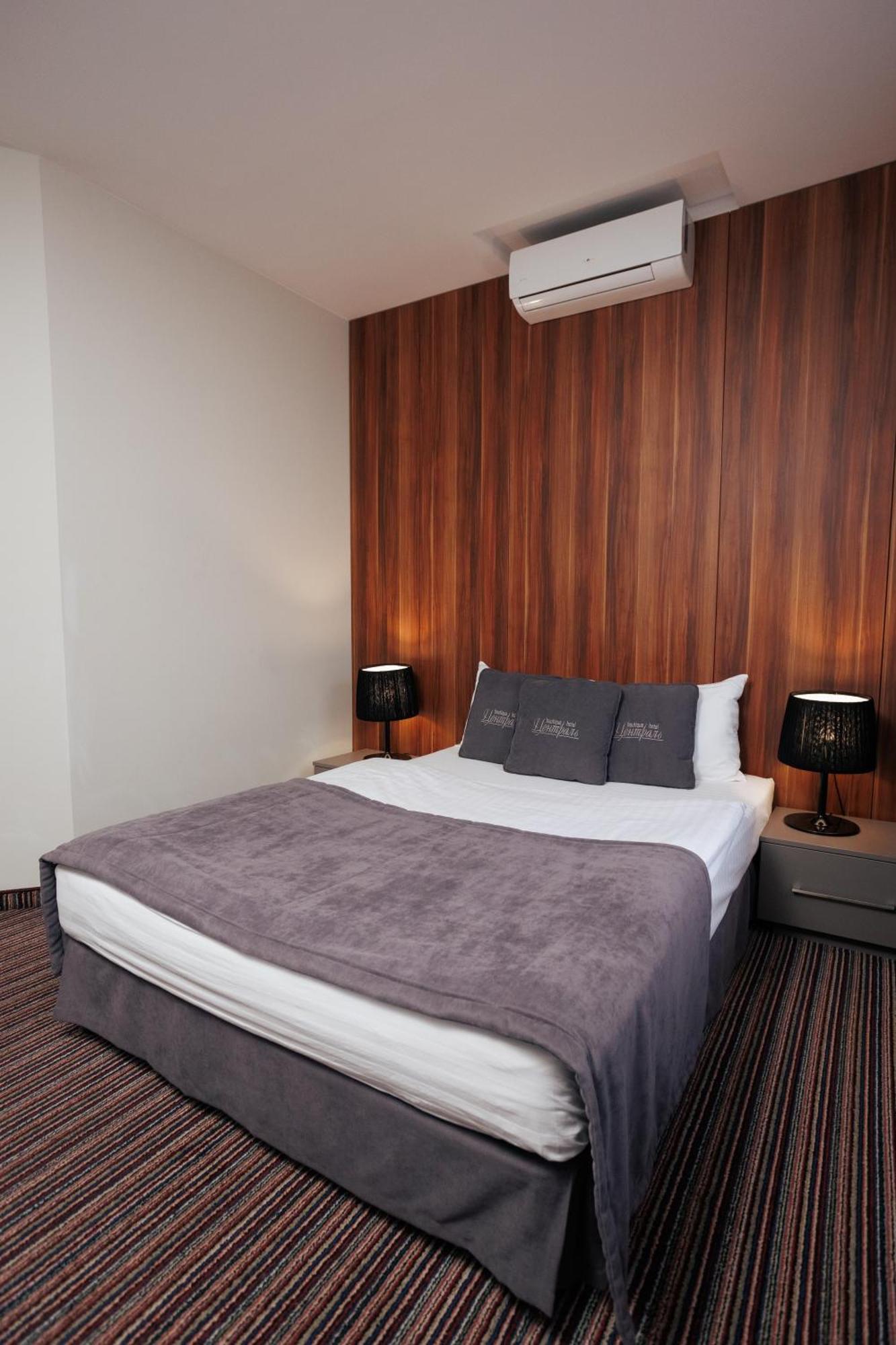 Boutique Hotel Central 리우네 외부 사진