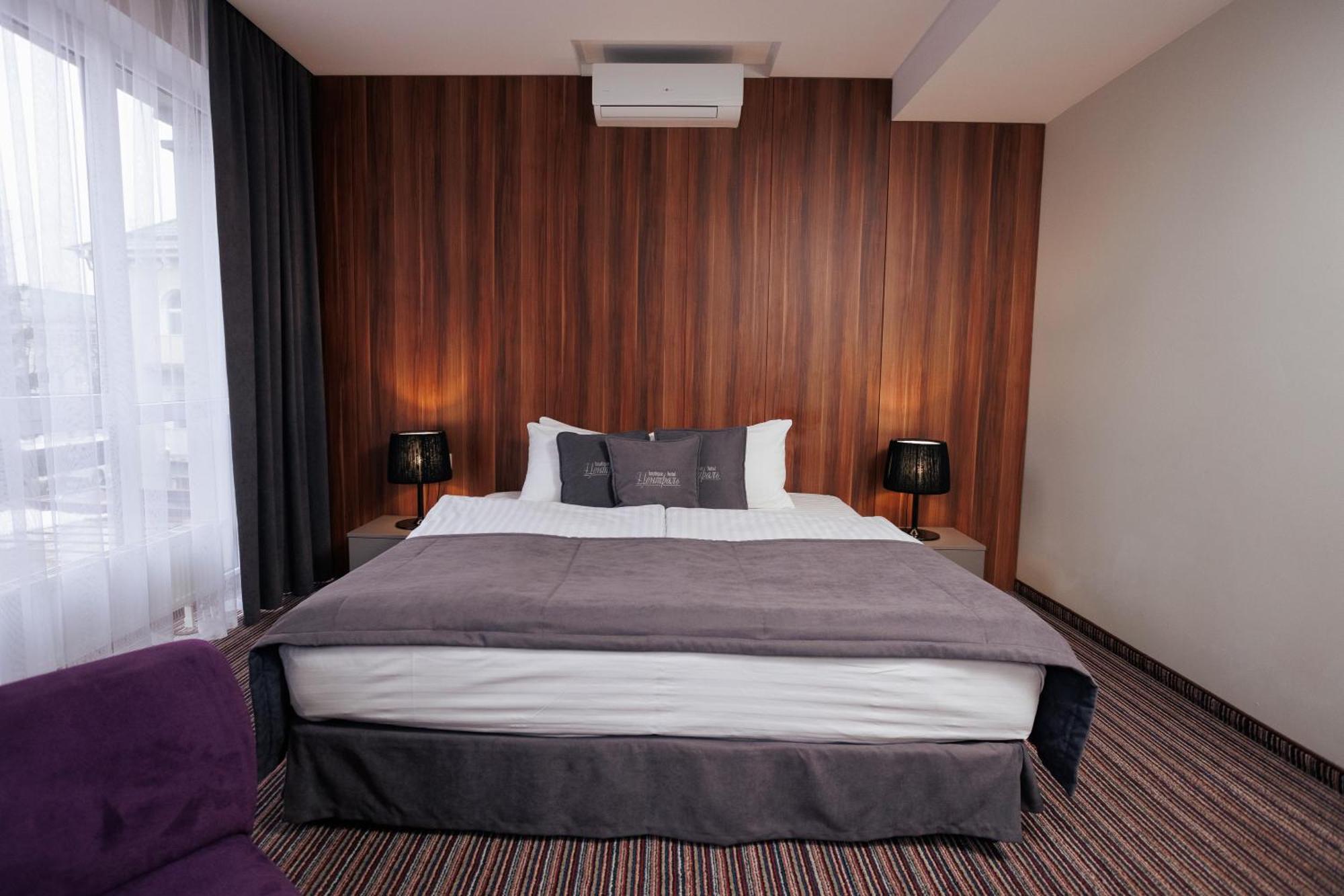 Boutique Hotel Central 리우네 외부 사진