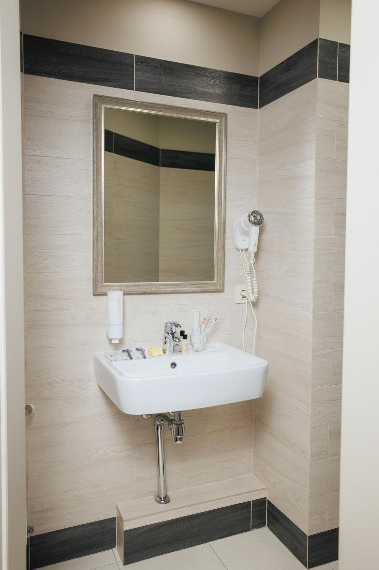 Boutique Hotel Central 리우네 외부 사진