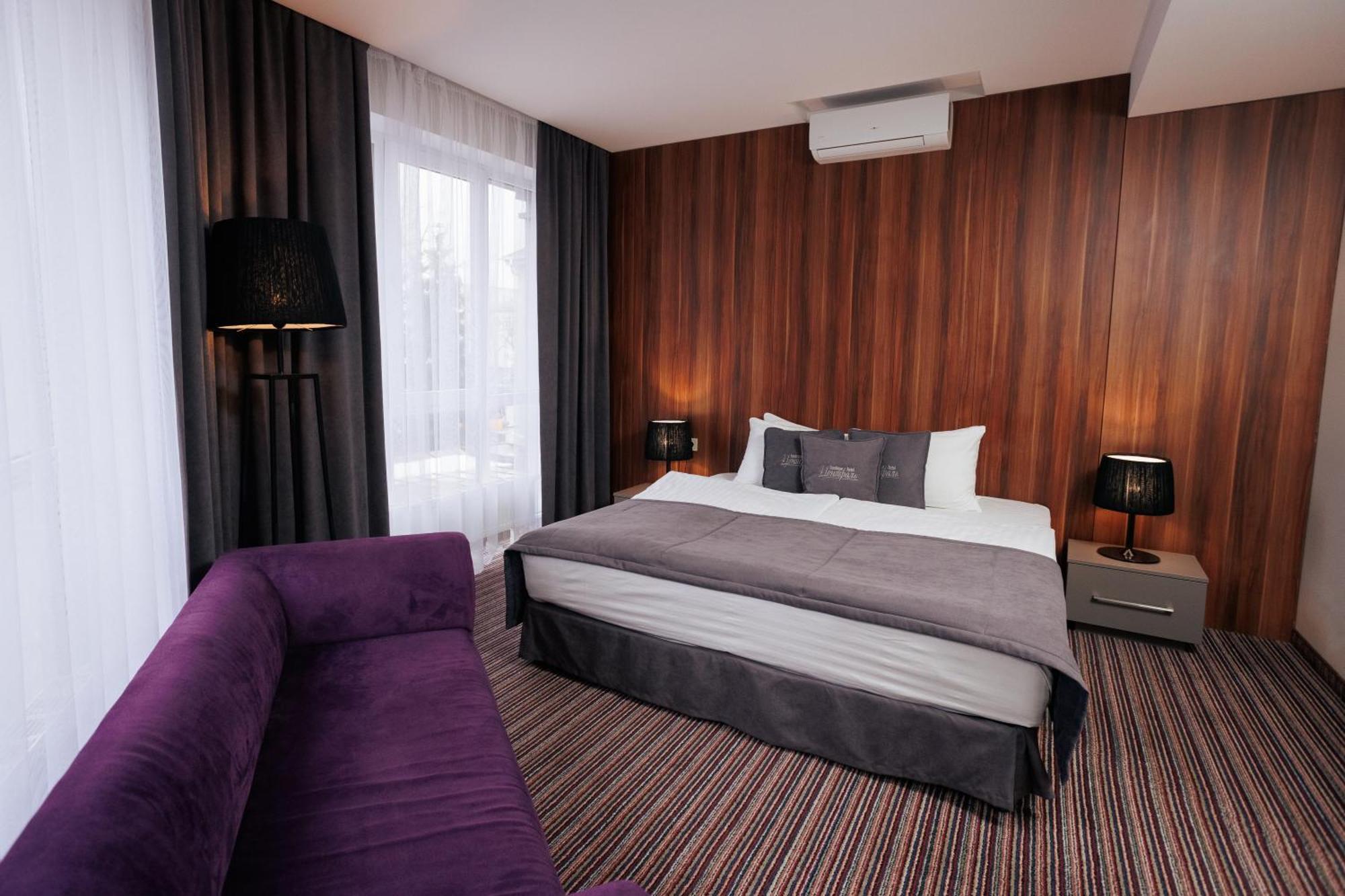 Boutique Hotel Central 리우네 외부 사진