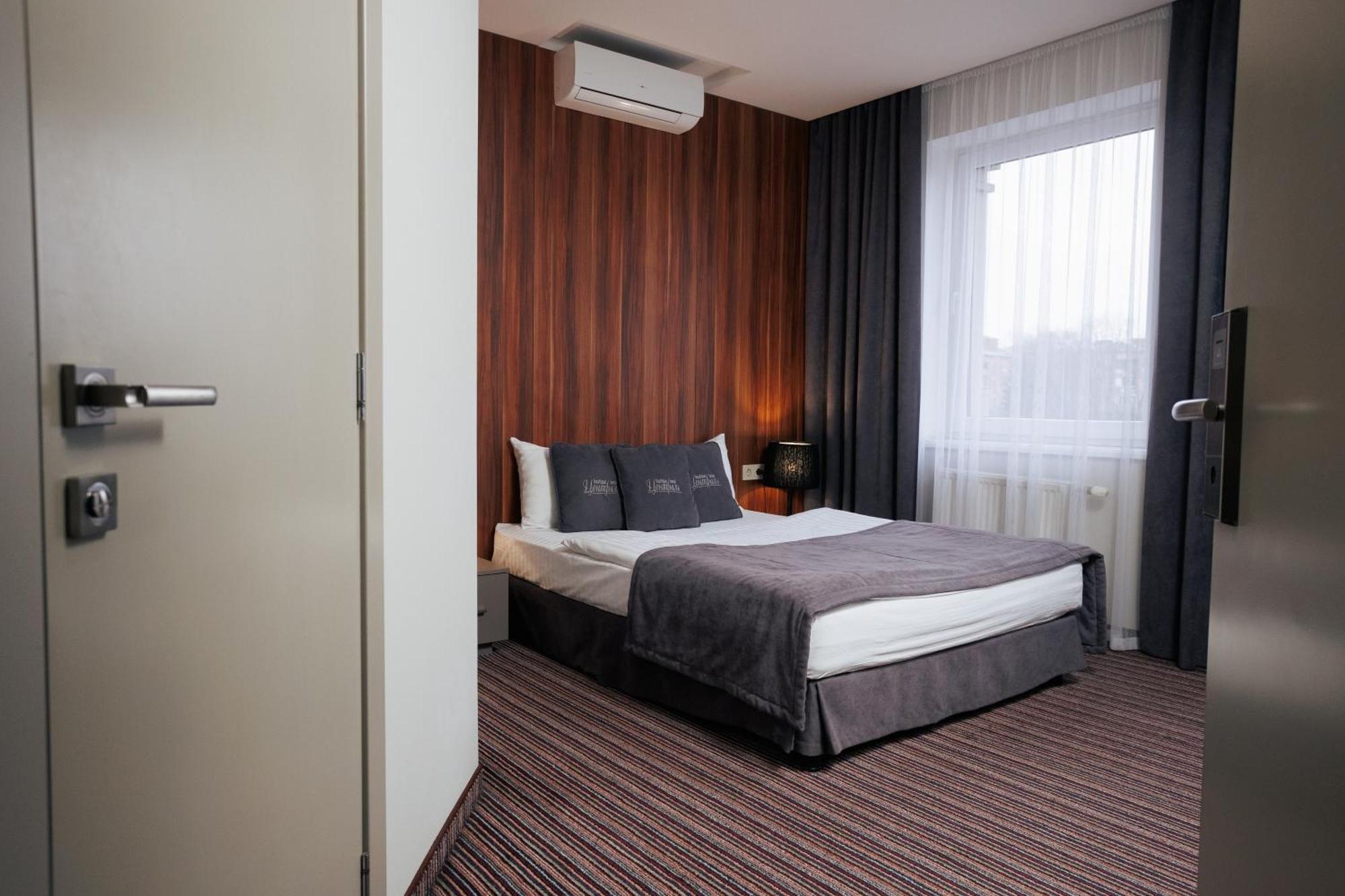 Boutique Hotel Central 리우네 외부 사진