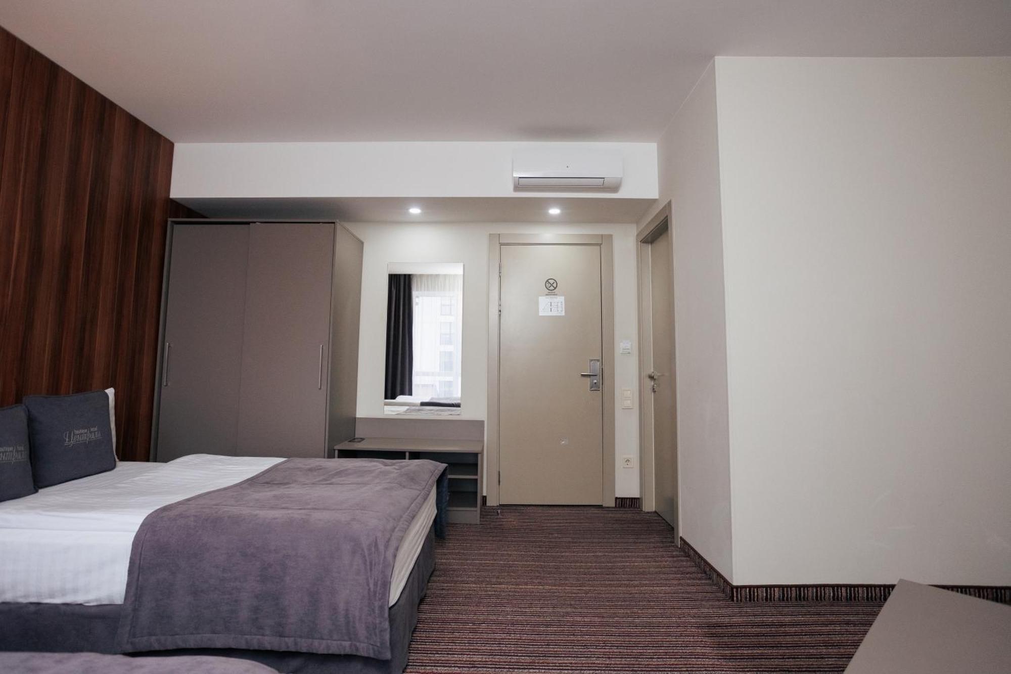 Boutique Hotel Central 리우네 외부 사진