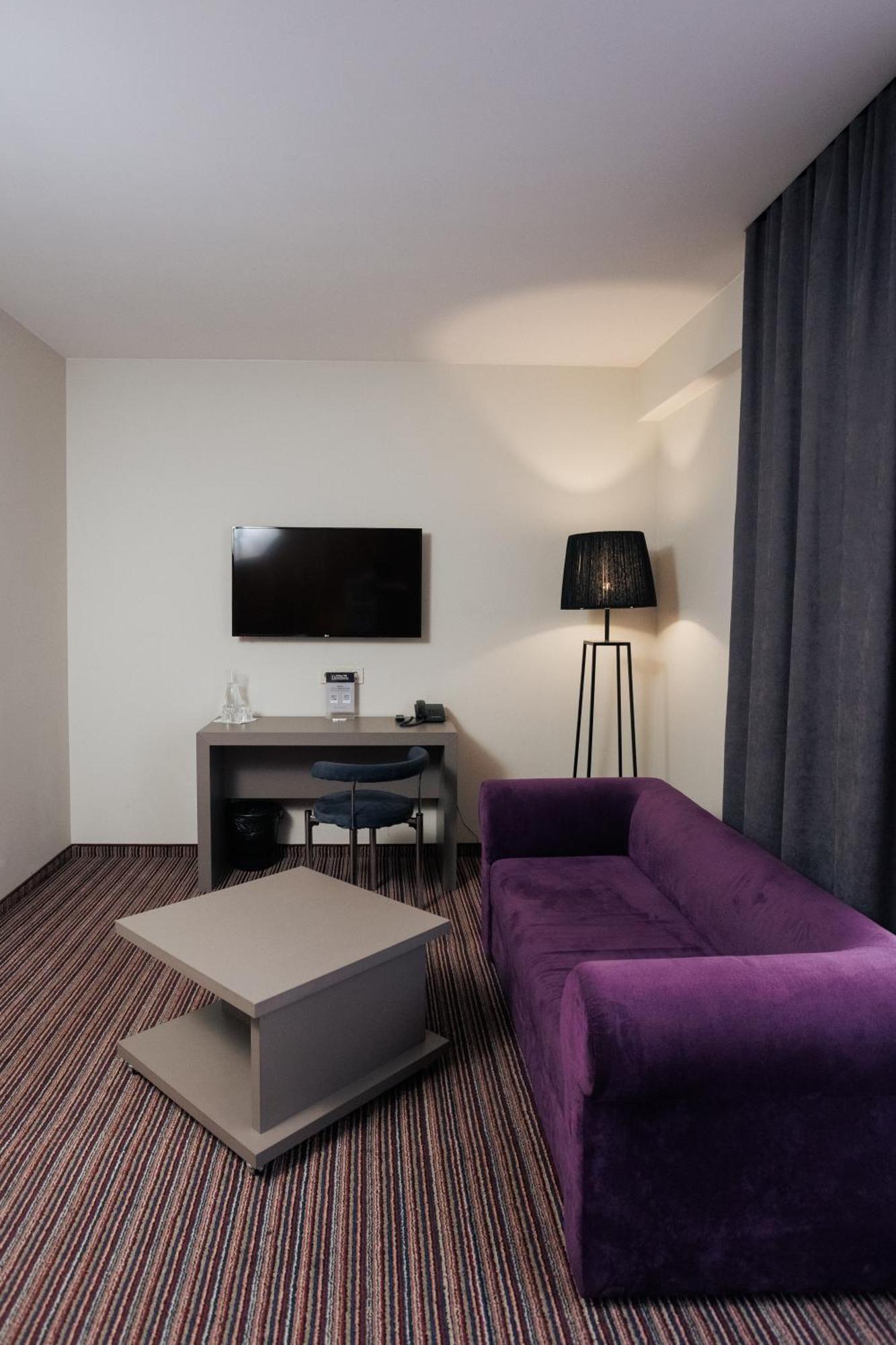 Boutique Hotel Central 리우네 외부 사진