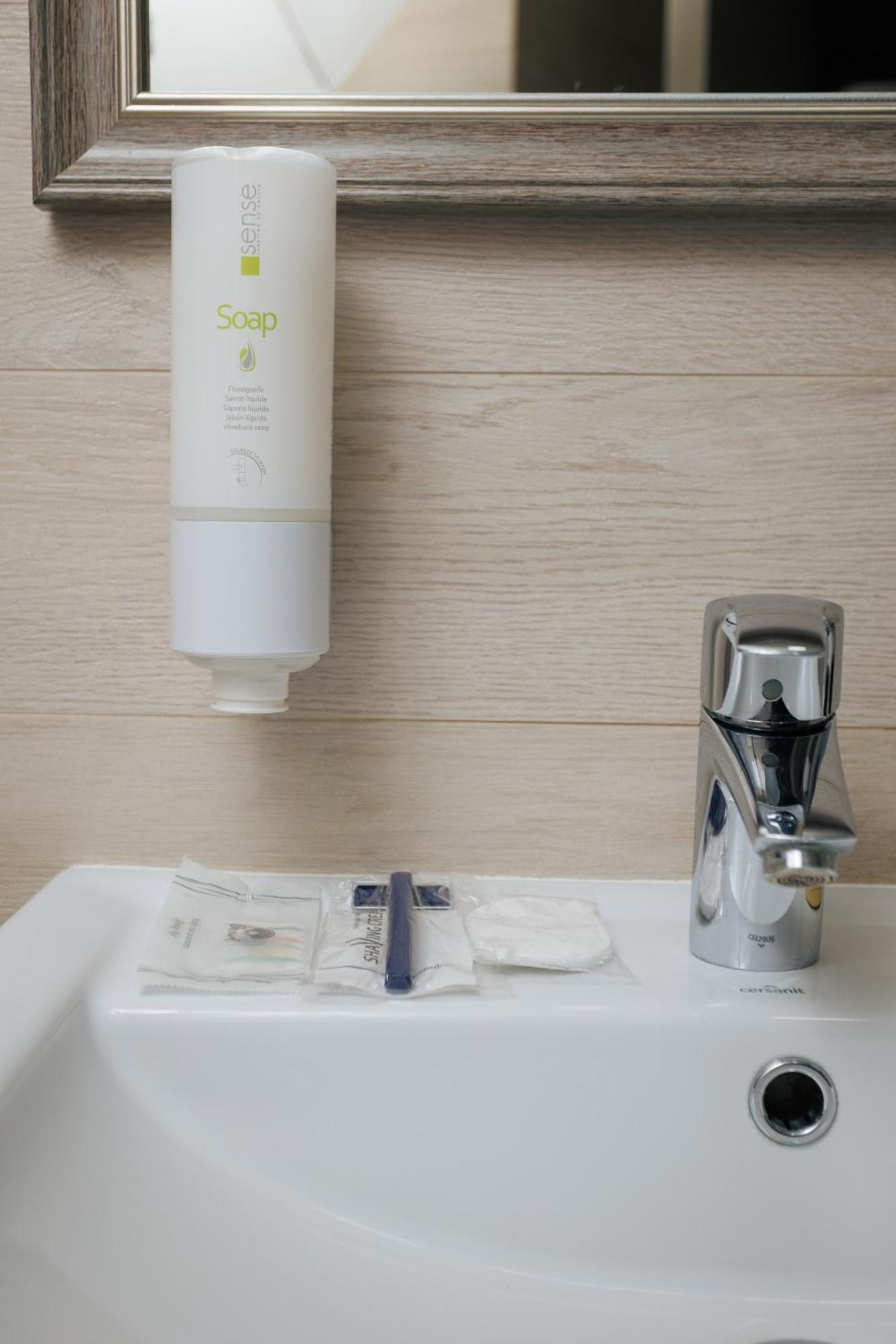 Boutique Hotel Central 리우네 외부 사진