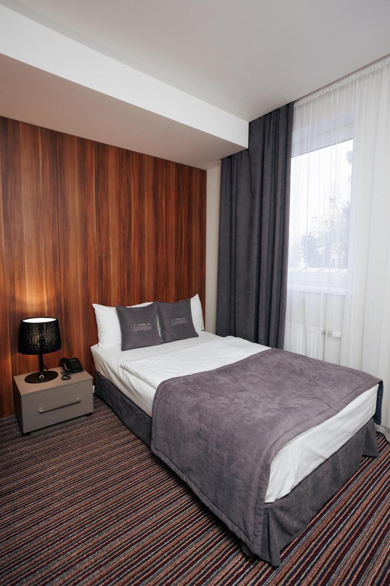 Boutique Hotel Central 리우네 외부 사진