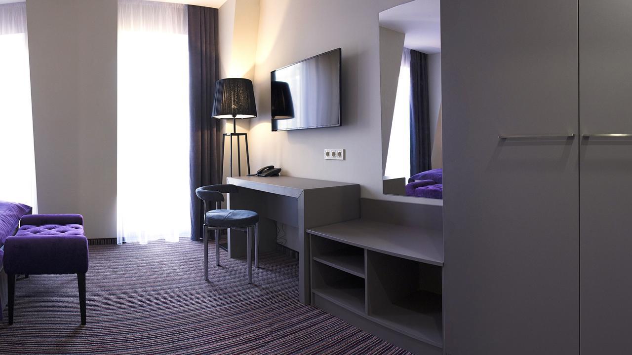 Boutique Hotel Central 리우네 외부 사진