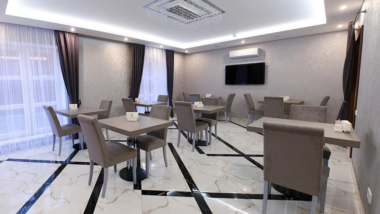 Boutique Hotel Central 리우네 외부 사진
